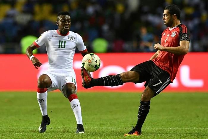 Burkina Faso midfielder Alain Traore (L) scored for Renaissance Berkane of Morocco in a CAF Confederation Cup draw with Zanaco of Zambia