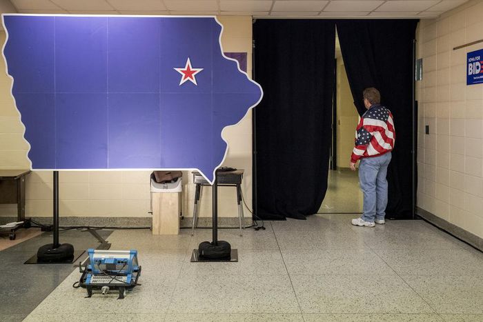 Biden and Sanders Differ on Foreign Policy. They're Happy to Tell You So.