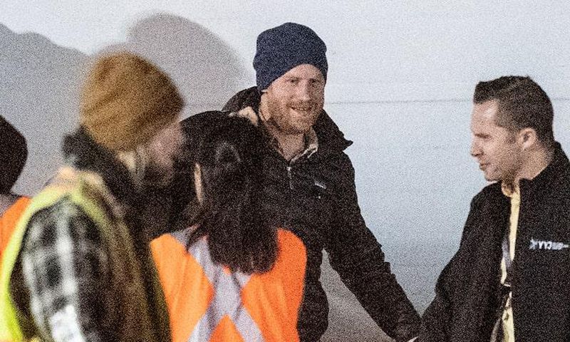 Prince Harry boards commercial flight after quitting royal life