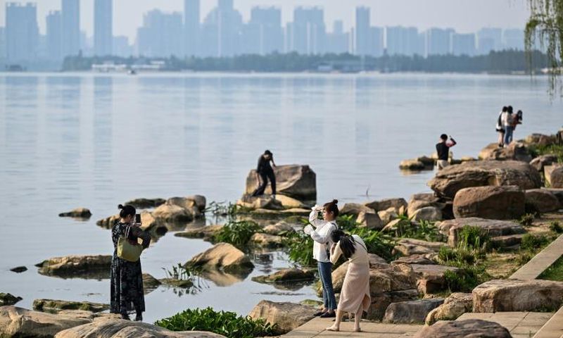 In one entry in her 'Wuhan Diary', Fang Fang wrote about seeing pictures of the city's East Lake