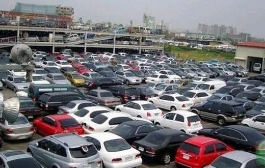 Seized imported used cars for illustration (Ecomium Magazine)