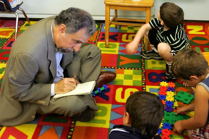 Alan Finder, 72, Unflappable Newspaper Journalist, Dies