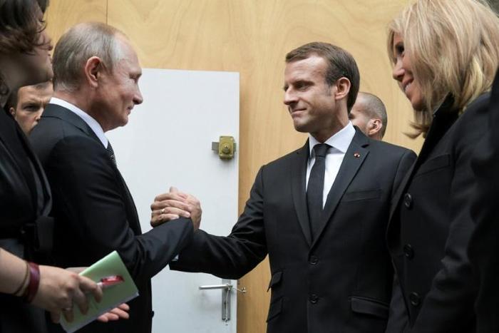 Putin and Zelensky will join Macron and Merkel for a four-way summit in Paris