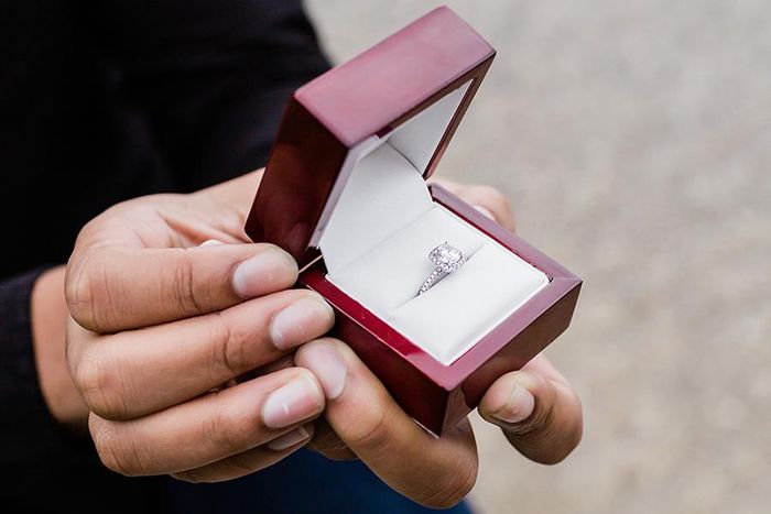 Furious man strips girlfriend ‘naked’ in public for rejecting his proposal (video)