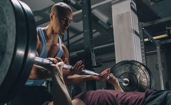 How To Be The Ultimate Gym Spotter