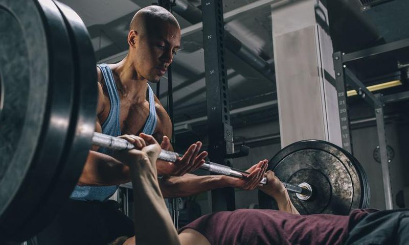 How To Be The Ultimate Gym Spotter