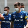 Gremio players wore masks in the build-up to the match against Sao Luiz