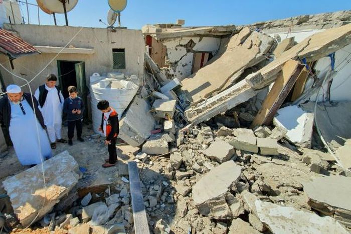 Rockets targeted the Al-Hadaba al-Khadra, Souk al-Joumaa and Abu Slim neighbourhoods in the city's southeastern suburbs