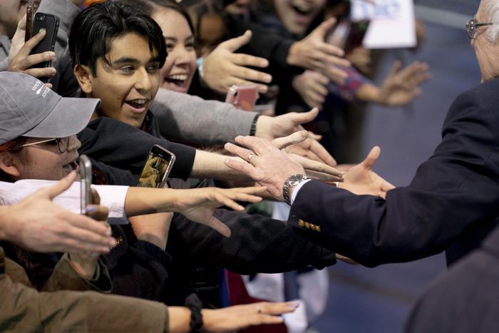 As Buttigieg Exits Race, Biden Seeks Edge Against Sanders on Super Tuesday