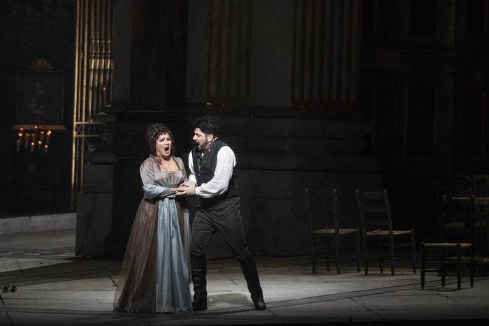 Review: Anna Netrebko Rings in the Year With a Met Gala
