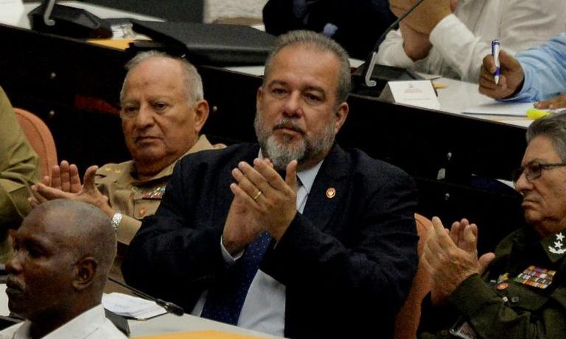 Manuel Marrero (C) is Cuba's first prime minister since 1976