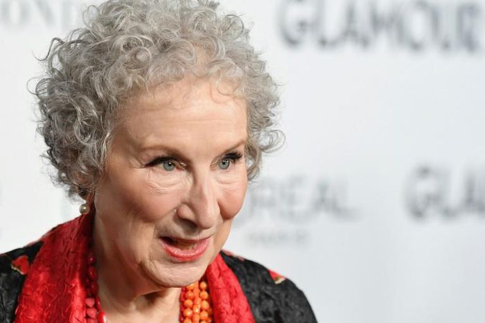 Canadian writer Margaret Atwood is among those calling on India's Prime Minister to restore Aatish Taseer's overseas citizenship