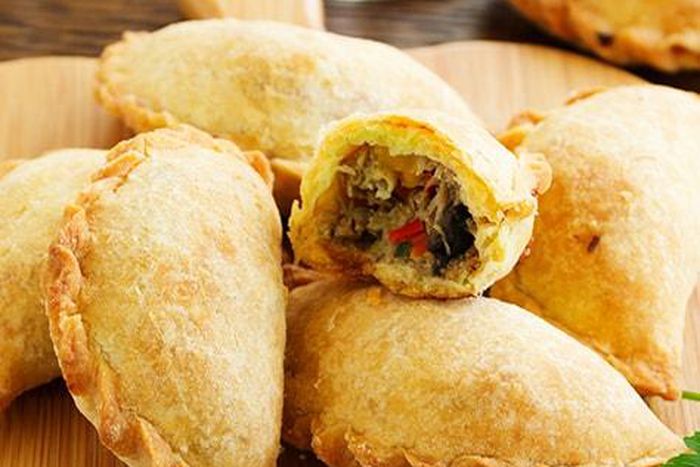 How to prepare a simple chicken pie