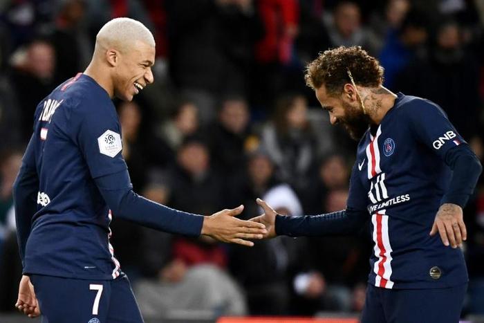 Kylian Mbappe and Neymar scored as PSG kept their seven-point lead at the summit of Ligue 1