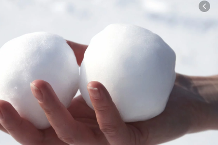 Man donates one of his testicles to his twin brother born without testicles