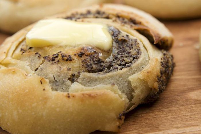 Dr. Pimple Popper Pops 'Buttery' Cysts in Video