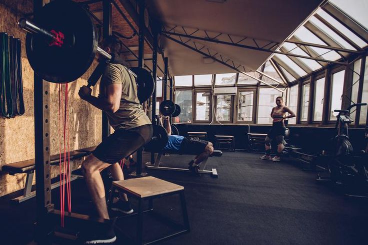 Build a Strong Lower Body With Safety Bar Squats