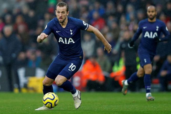 Tottenham star Harry Kane has urged people to keep calm and stay home because of the coronavirus
