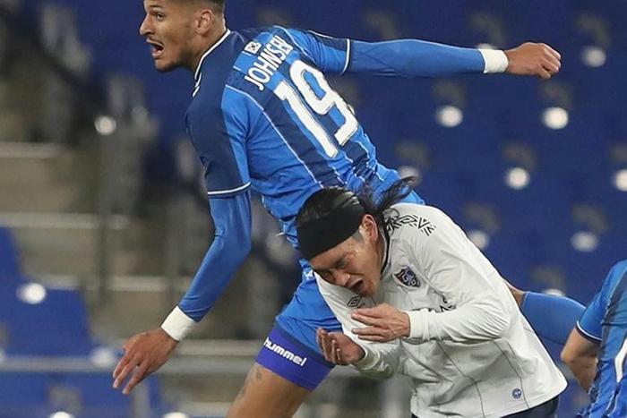 Ulsan's Bjorn Maars Johnsen heads during the AFC Champions League group F match against FC Tokyo two weeks ago. Ulsan's match against Perth Glory next week will take place behind closed doors