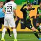 Maxi Arnold's 91st minute volley stopped Borussia Moenchengladbach from returning to the top of the table