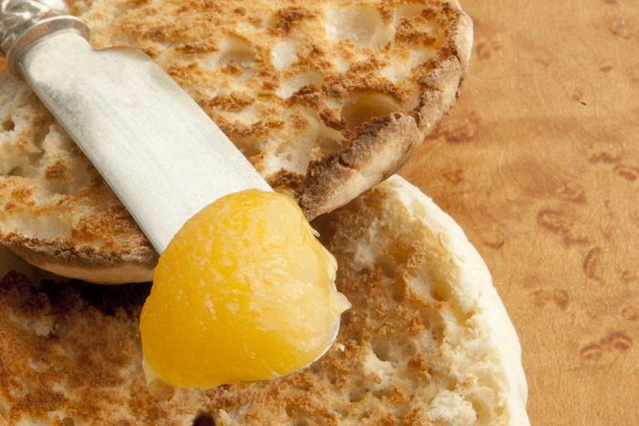 Dr. Pimple Popper Pops a 'Nook and Cranny' Cyst