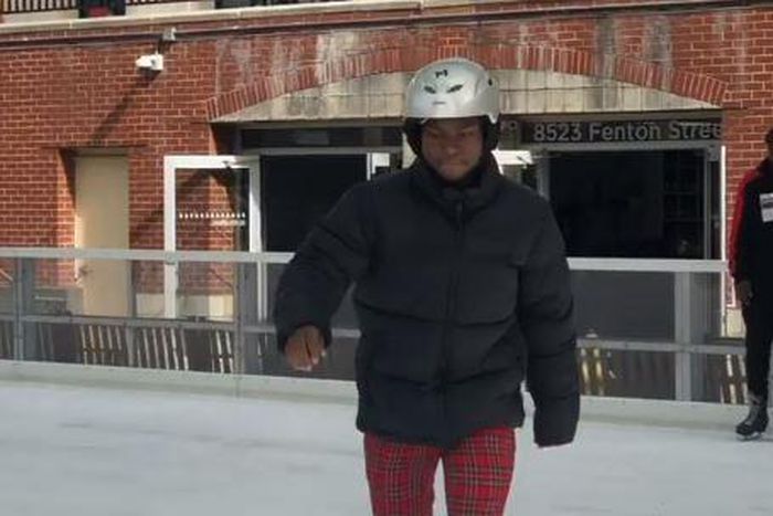 King Promise crashes while ice skating