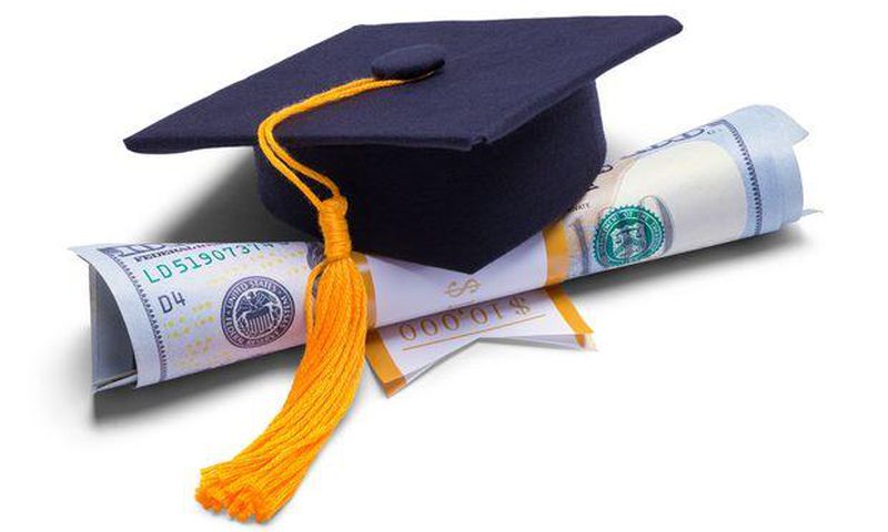 Frustrated jobless lady puts up her “useless” degree on “sale”