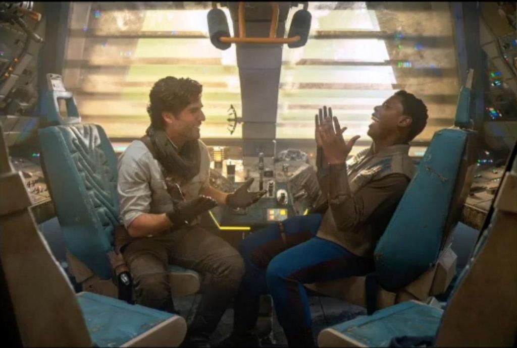 Poe (Oscar Isaac) and Finn (John Boyega) in 'Star Wars: The Rise of Skywalker'