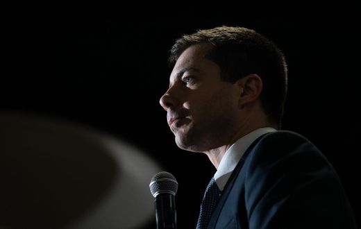 Once Selling Big-Ticket Ideas, Democrats Now Focus on an Electable Ticket