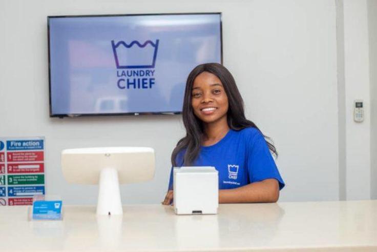 Laundry girl finds GH₵7,500 in customer’s pocket and returns it to owner