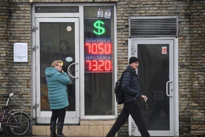 Russians fear that the coronavirus and the slump in oil prices, which have hit the ruble, will have a lasting effect amid analyst predictions that living standards will plummet in a looming Great Depression