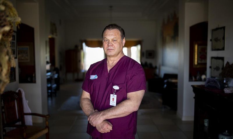 Frightened Doctors Face Off With Hospitals Over Rules on Protective Gear