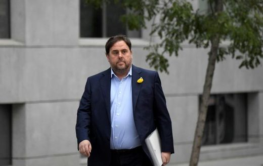 The jailed former Catalan pro-independence leader Oriol Junqueras has been stripped of his seat in the European Parliament and the legal immunity that comes with it