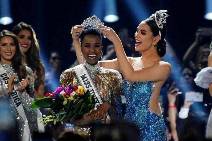 South African model Zozibini Tunzi being crowned the 2019 Miss Universe.