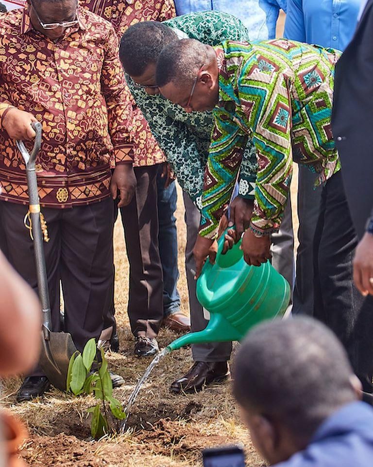 Pastor Otabil cuts sod for construction of Central University Hospital
