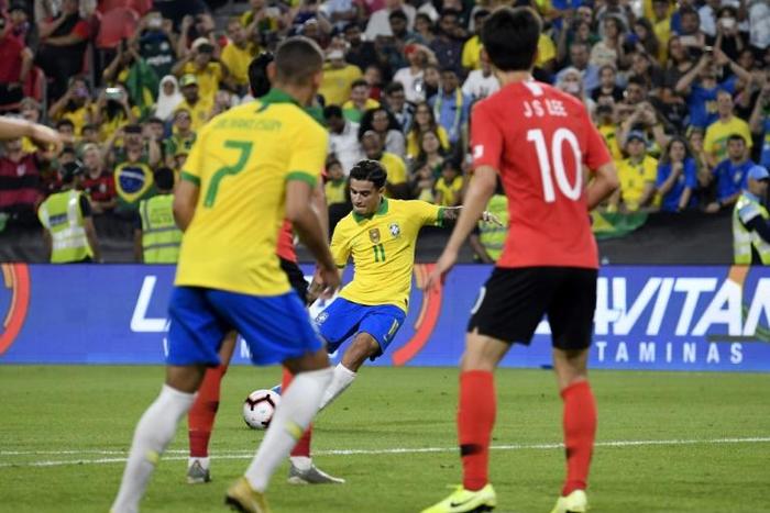 Philippe Coutinho scored direct from a free-kick in Brazil's 3-0 friendly victory over South Korea in Abu Dhabi