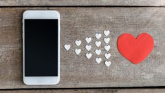 'Here's What It's Like To Date During Coronavirus'