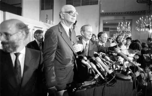 Paul Volcker, Fed Chairman Who Waged War on Inflation, Is Dead at 92