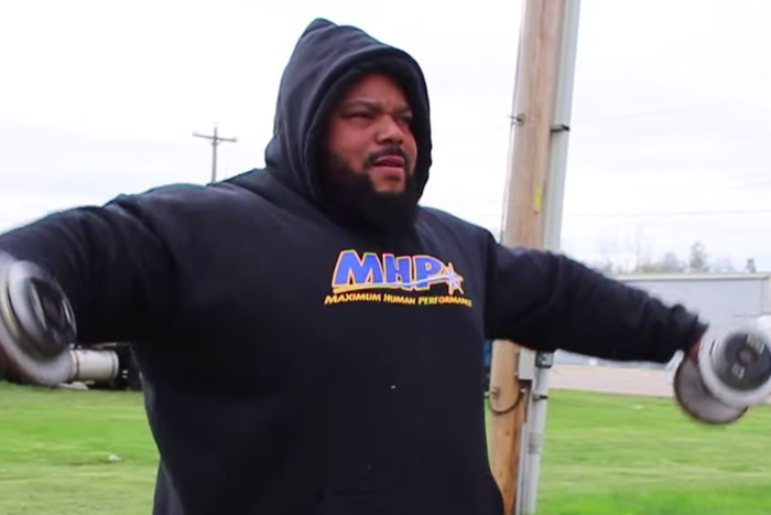 Record Bench Presser Smashes His Home Workout