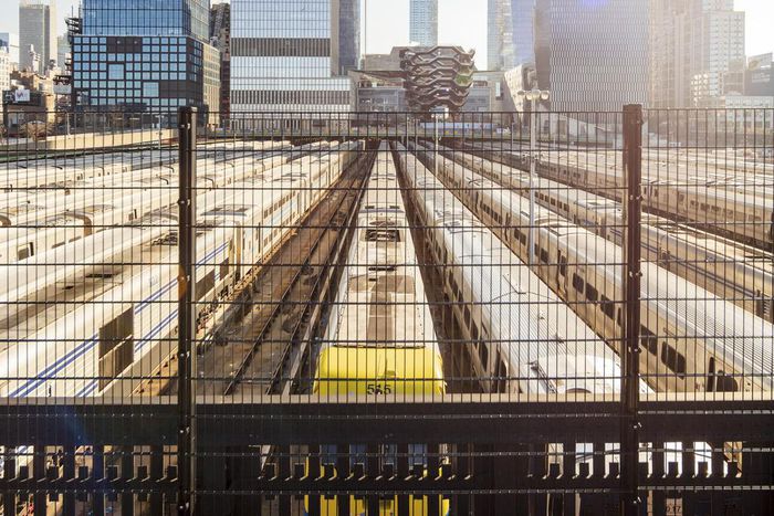 Hudson Yards Promised a Park. They Didn't Mention the Giant Wall.