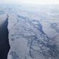La banquise au nord-ouest de la côte du Groenland, photographiée depuis un avion de la Nasa le 30 mars 2017 dans le cadre de l'opération IceBridge