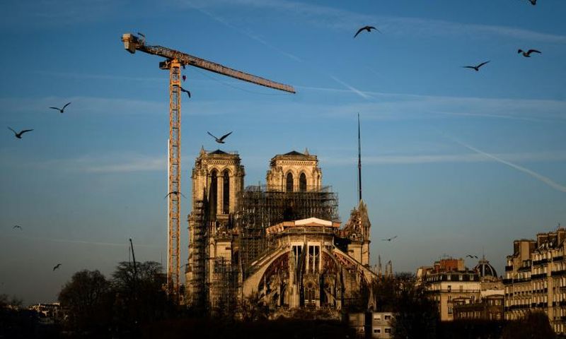 The head of the Guild of French Architects has warned against "seemingly brilliant solutions" which involve metal or concrete rafters as he urged the use of wood for reconstruction of Notre-Dame's fire-ravaged roof
