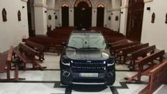 Man rams Jeep through the doors of a church, says he was seeking shelter from demonic “possession” (videos)
