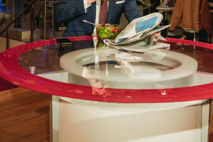 When youre stuck in the White House booth all day analyzing fast-breaking news, eating healthfully is essential, says Peter Alexander.