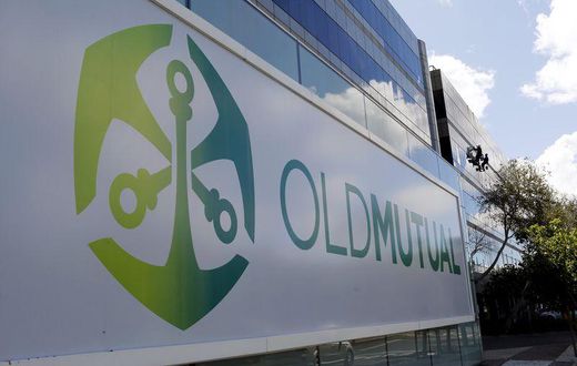 Workers clean windows outside the Cape Town headquarters of Anglo-South African financial services company Old Mutual, March 7, 2016. REUTERS/Mike Hutchings