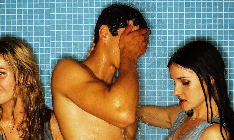 11 Stories From People Who Regret Their Threesomes