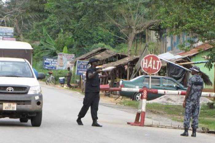 COVID-19: Police pulls down road blocks in Accra, Kumasi after lockdown lifted