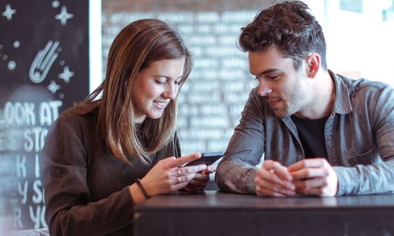 The Best First Date Questions to Break the Ice