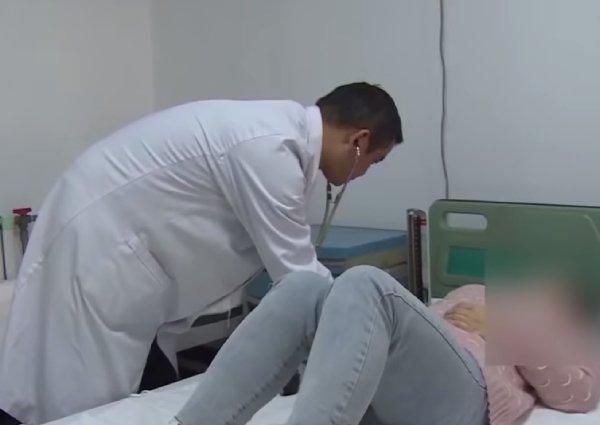 Mother hospitalised after suffering heart attack while helping her son to solve difficult math homework