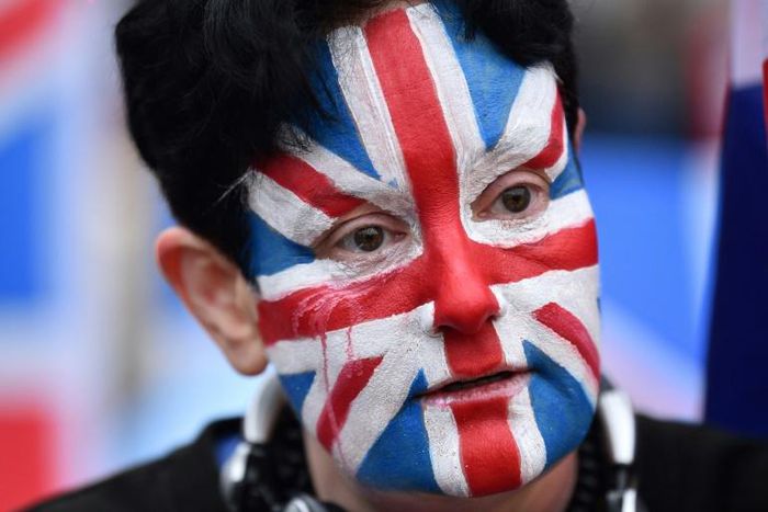 Brexit supporters gathered outside parliament to xlebratethe moment Britain leaves the EU